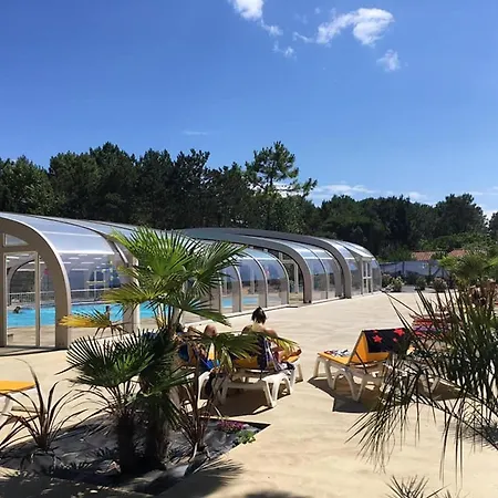 à Avec Piscine Partagée Saint-Jean-de-Monts