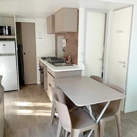 à Avec Piscine Partagée *