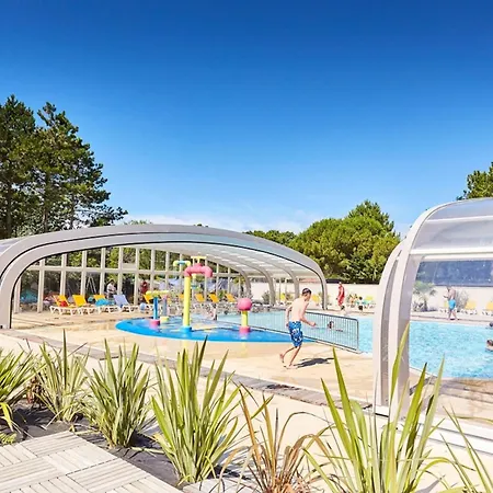 à Avec Piscine Partagée Saint-Jean-de-Monts