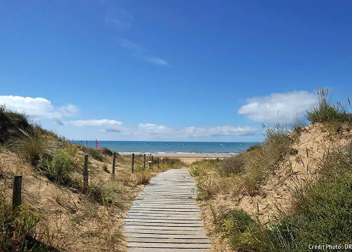 à Avec Piscine Partagée