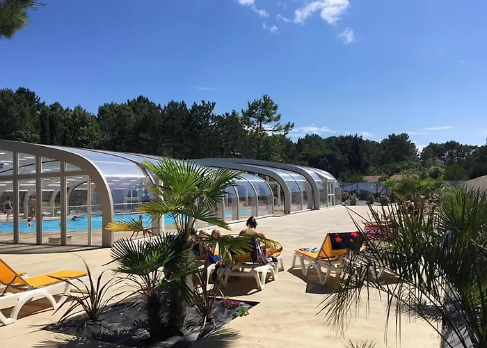 à Avec Piscine Partagée Saint-Jean-de-Monts