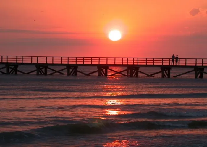 Hébergement de vacances à Avec Piscine Partagée